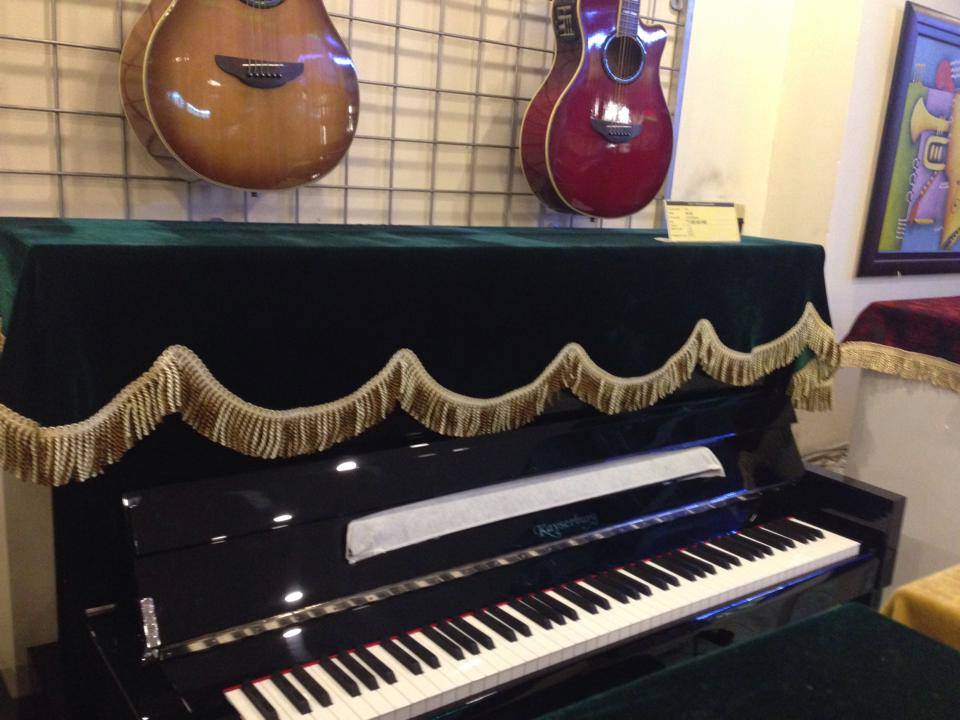 phu kien cho dan piano co
