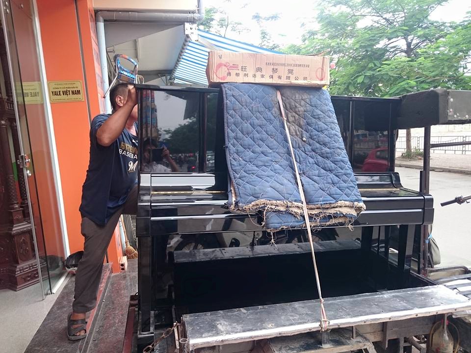 van-chuyen-dan-piano-co